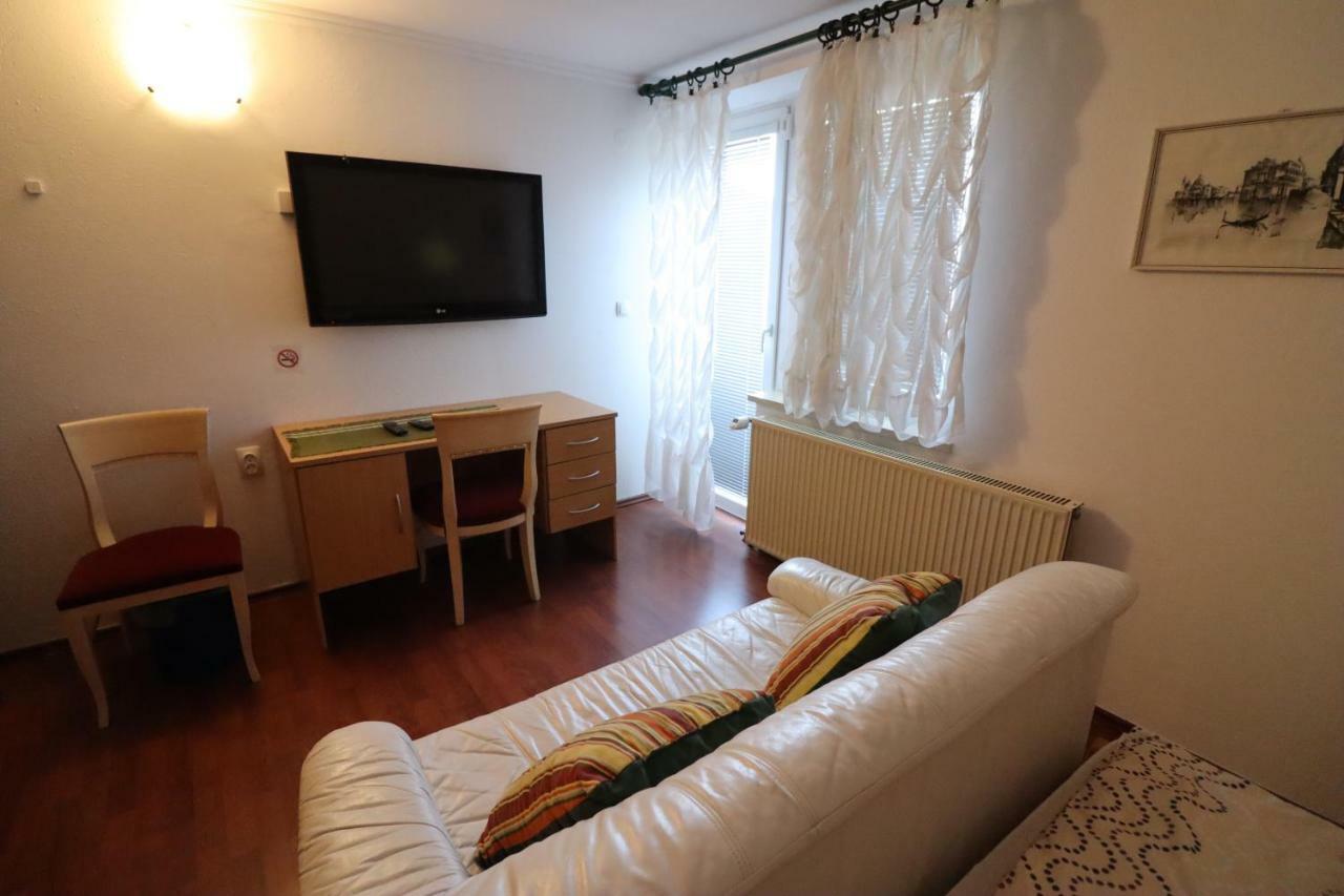 Pod Orehi Guest House Loče pri Poljčanah Zewnętrze zdjęcie